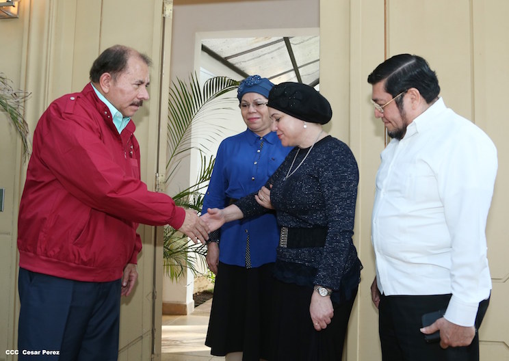 Presidente Daniel se re&uacute;ne con rabino Yechiel Zayde